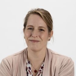 Portrait von Anne-Marie Dienstbier